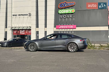 Лифтбек Tesla Model S 2018 в 