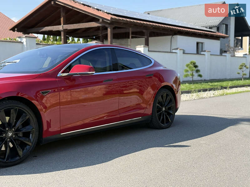 Ліфтбек Tesla Model S 2013 в Івано-Франківську