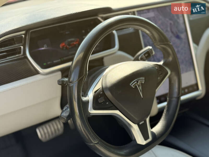 Ліфтбек Tesla Model S 2013 в Івано-Франківську