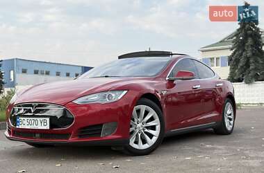 Лифтбек Tesla Model S 2016 в Львове