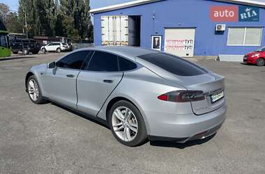 Ліфтбек Tesla Model S 2013 в 