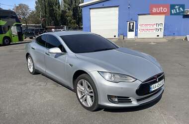 Ліфтбек Tesla Model S 2013 в 