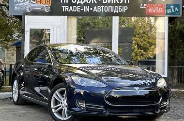 Tesla Model S 2015