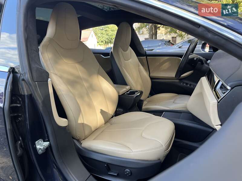 Ліфтбек Tesla Model S 2015 в Харкові