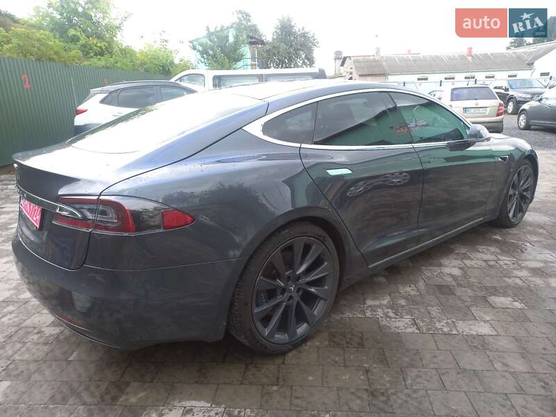 Ліфтбек Tesla Model S 2018 в Шептицькому