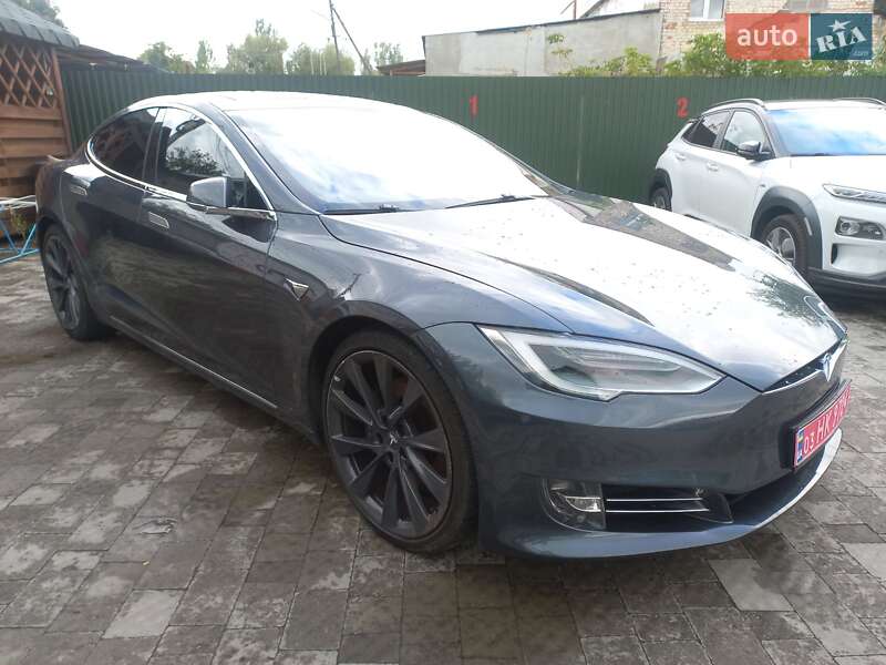 Tesla Model S 2018