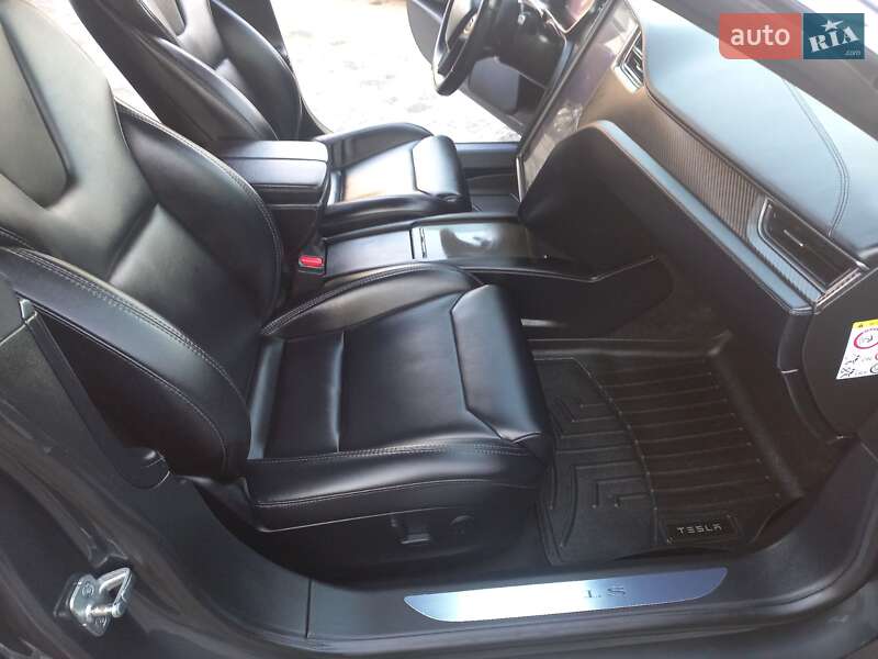 Ліфтбек Tesla Model S 2018 в Шептицькому