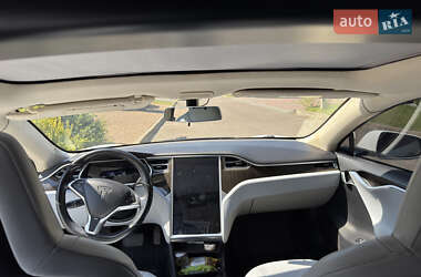 Лифтбек Tesla Model S 2013 в 