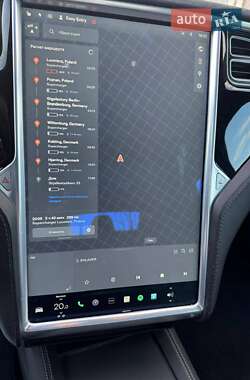 Лифтбек Tesla Model S 2015 в 