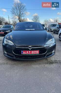 Tesla Model S 2015