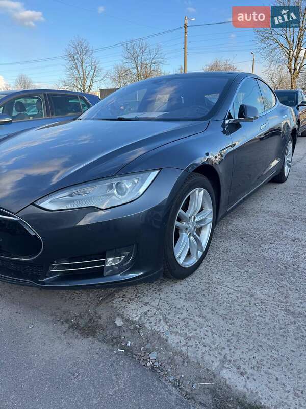 Лифтбек Tesla Model S 2015 в Житомире фото 16 Лифтбек Tesla Model S 2015 в Житомире