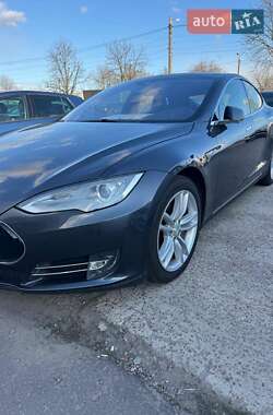 Лифтбек Tesla Model S 2015 в 