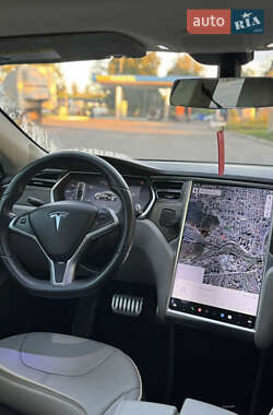Лифтбек Tesla Model S 2013 в 