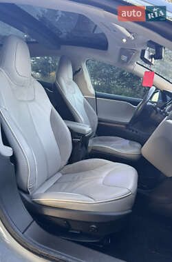 Лифтбек Tesla Model S 2013 в 