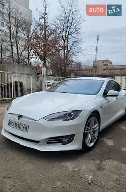 Tesla Model S 2015