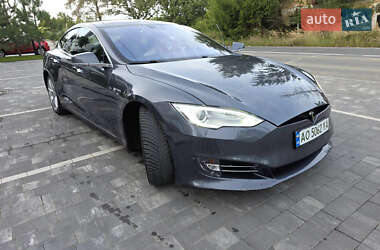 Ліфтбек Tesla Model S 2015 в Ужгороді
