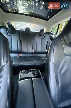 Ліфтбек Tesla Model S 2013 в 