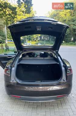 Ліфтбек Tesla Model S 2013 в 
