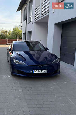 Лифтбек Tesla Model S 2017 в Городке