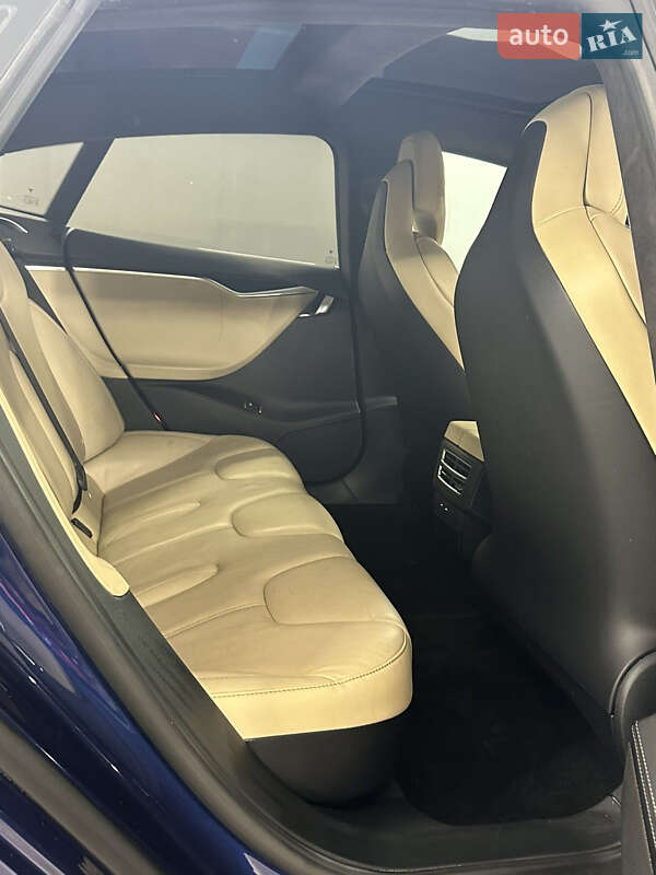 Лифтбек Tesla Model S 2017 в Городке фото 16 Лифтбек Tesla Model S 2017 в Городке