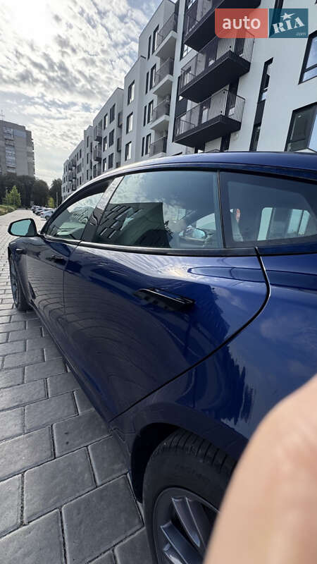 Лифтбек Tesla Model S 2021 в Ровно