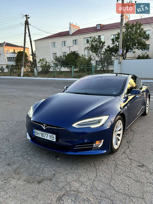 Ліфтбек Tesla Model S 2016 в Одесі
