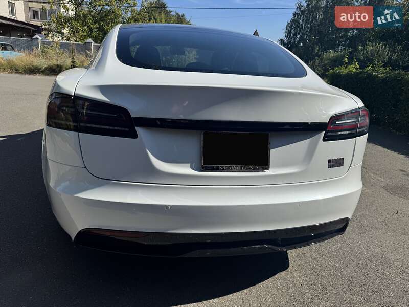 Лифтбек Tesla Model S 2022 в Киеве