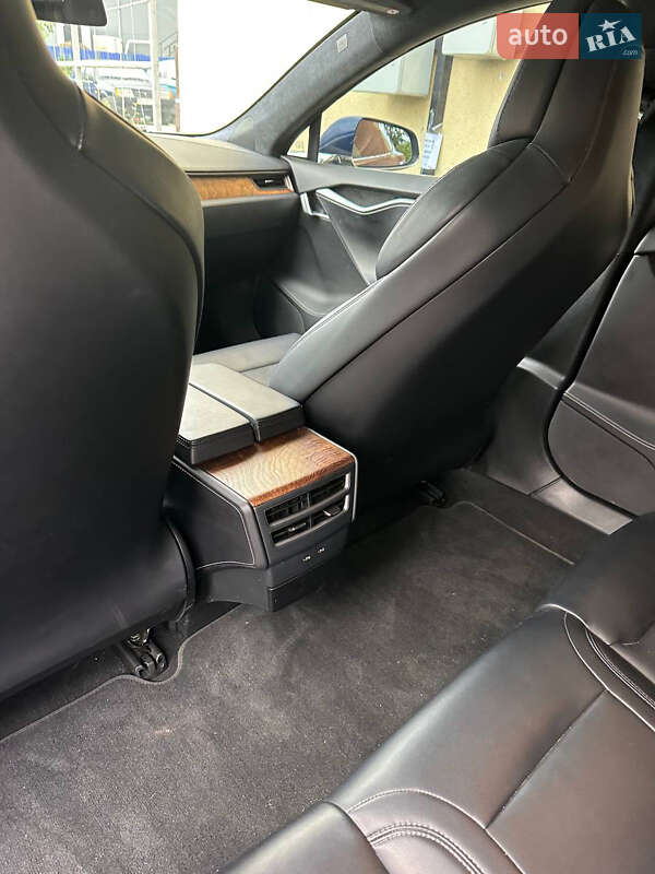 Ліфтбек Tesla Model S 2018 в Шептицькому