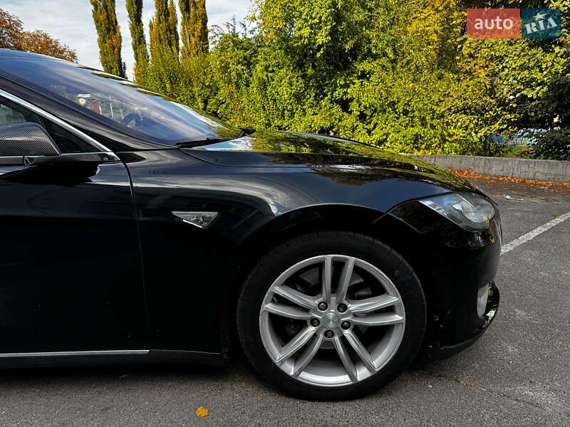 Ліфтбек Tesla Model S 2014 в Києві фото 5 Ліфтбек Tesla Model S 2014 в Києві