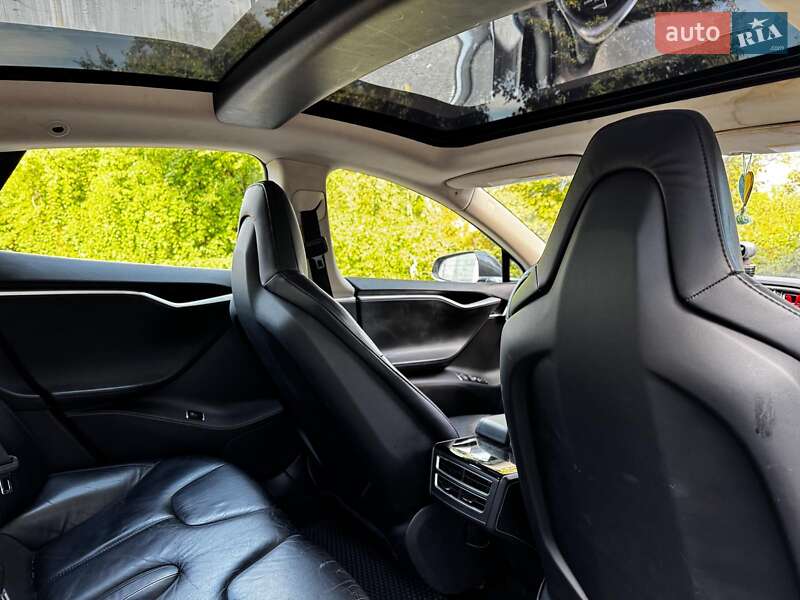 Ліфтбек Tesla Model S 2014 в Києві фото 27 Ліфтбек Tesla Model S 2014 в Києві