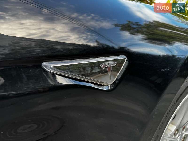 Ліфтбек Tesla Model S 2014 в Києві фото 31 Ліфтбек Tesla Model S 2014 в Києві
