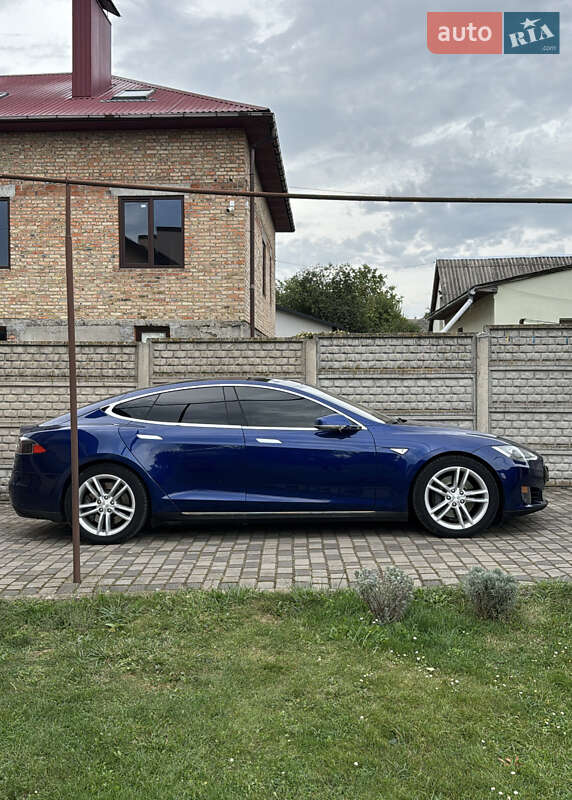 Лифтбек Tesla Model S 2016 в Львове фото 2 Лифтбек Tesla Model S 2016 в Львове