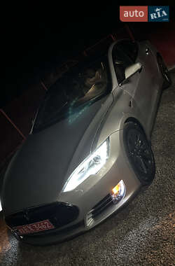 Ліфтбек Tesla Model S 2016 в 