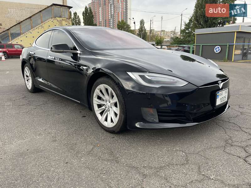 Ліфтбек Tesla Model S 2016 в 