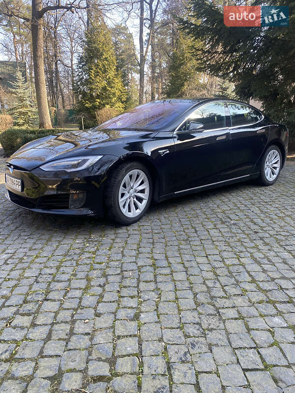 Tesla Model S 2017