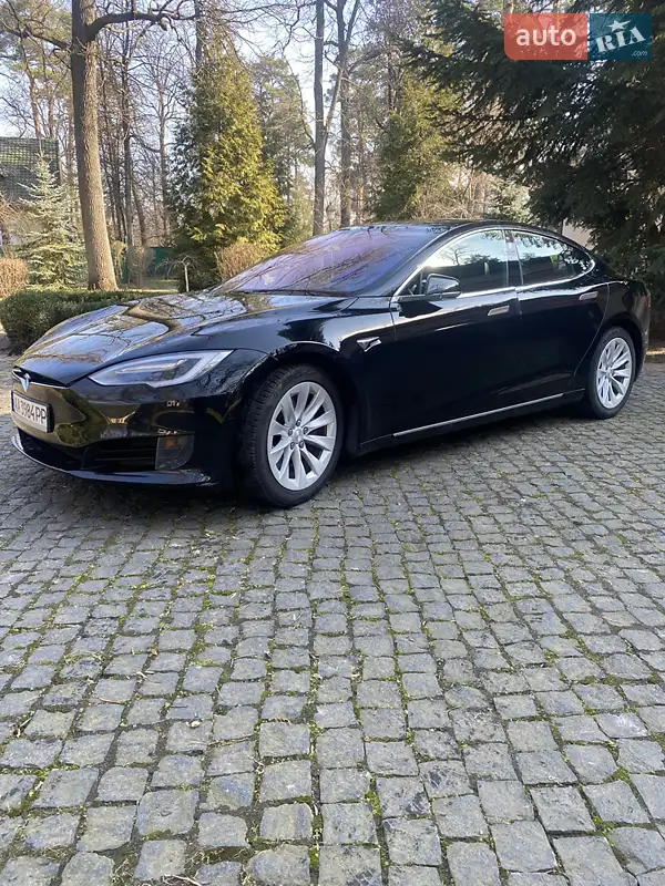 Tesla Model S 2017