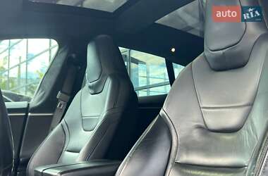 Лифтбек Tesla Model S 2015 в 