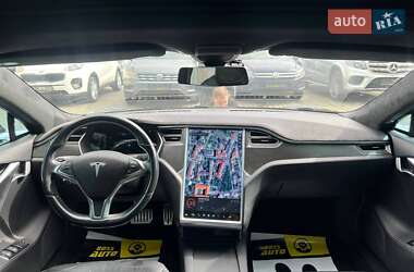 Лифтбек Tesla Model S 2015 в 