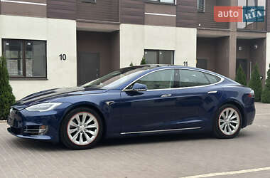 Лифтбек Tesla Model S 2017 в 