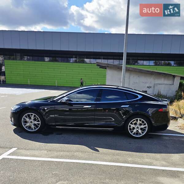 Лифтбек Tesla Model S 2018 в Киеве