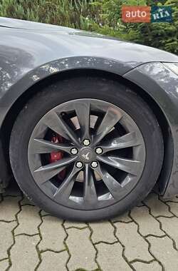 Лифтбек Tesla Model S 2017 в 