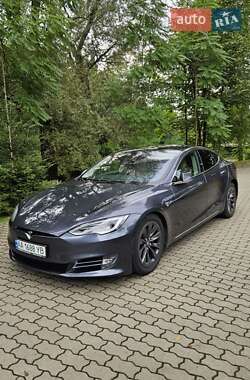 Лифтбек Tesla Model S 2017 в 