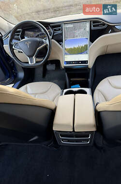 Ліфтбек Tesla Model S 2015 в 