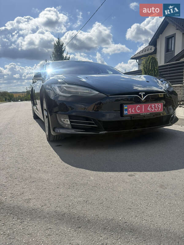 Ліфтбек Tesla Model S 2016 в Тернополі
