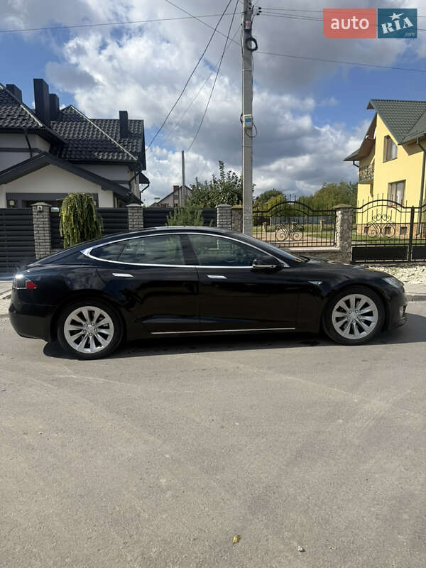 Ліфтбек Tesla Model S 2016 в Тернополі