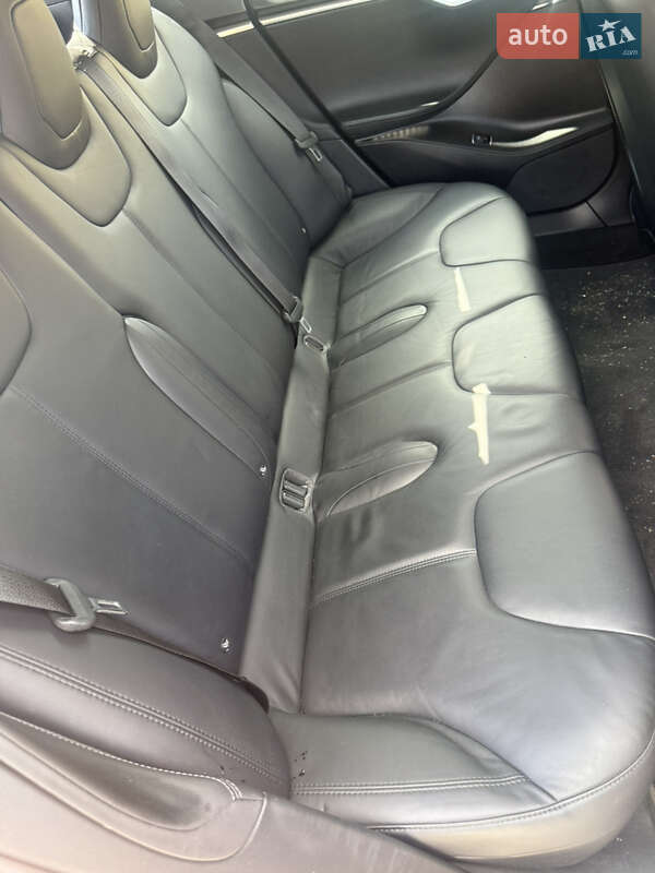 Ліфтбек Tesla Model S 2016 в Тернополі