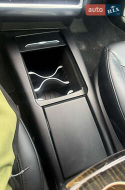 Лифтбек Tesla Model S 2016 в 