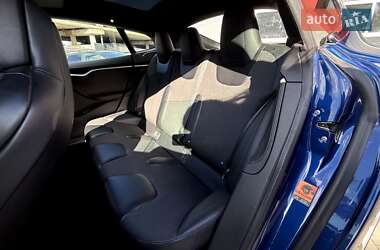 Лифтбек Tesla Model S 2017 в Ивано-Франковске