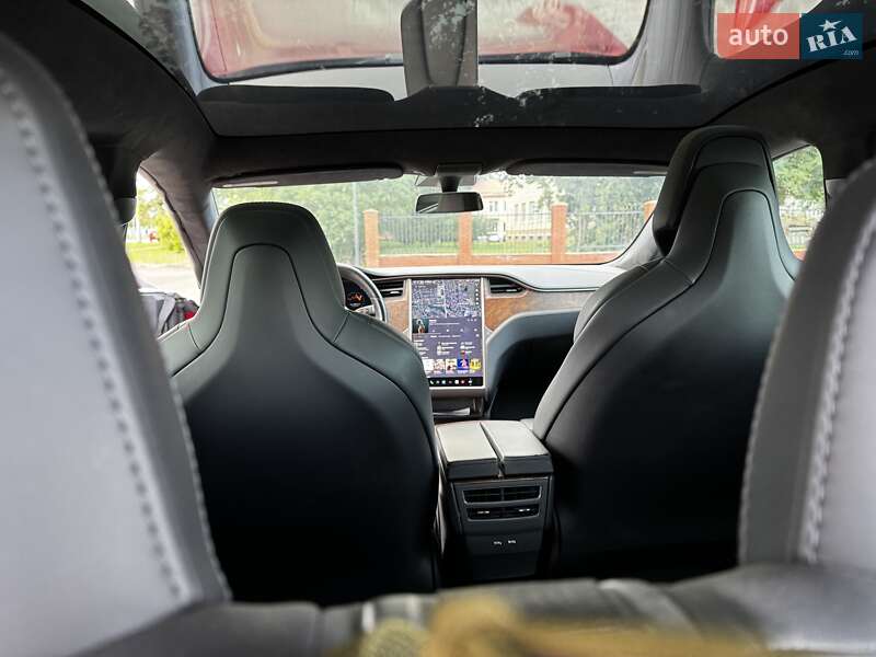Лифтбек Tesla Model S 2018 в Луцке фото 13 Лифтбек Tesla Model S 2018 в Луцке
