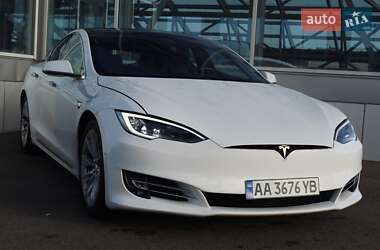 Tesla Model S 2019